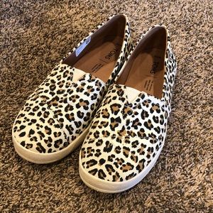 Tom’s women’s shoes